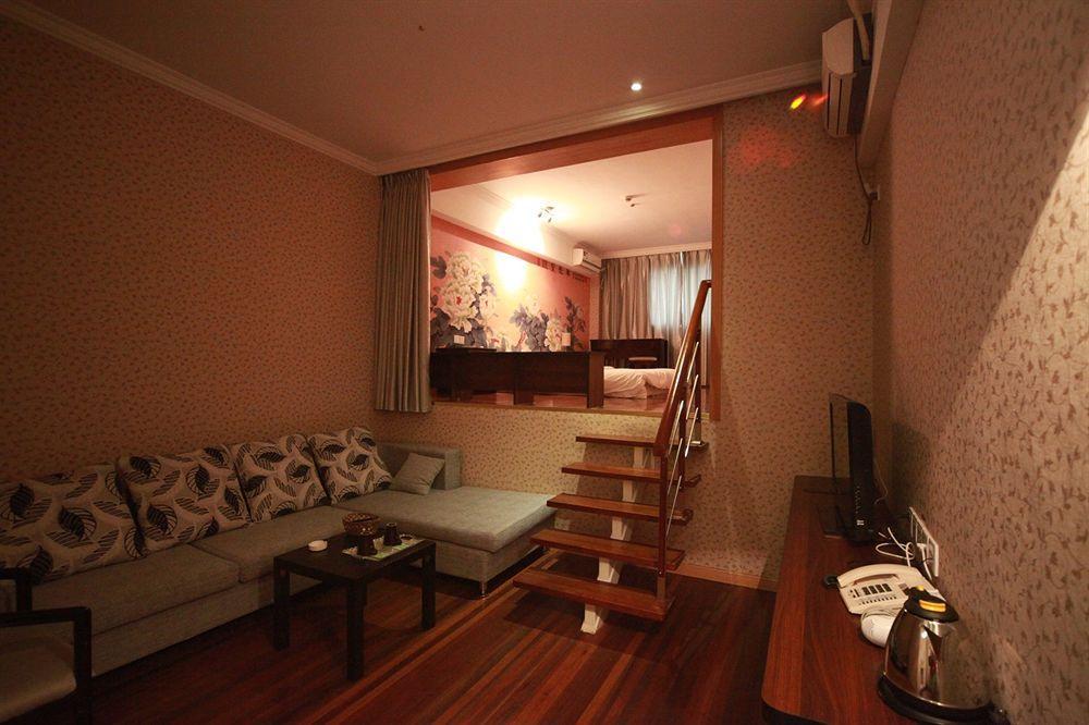 Fish Bund Hotel 3*
