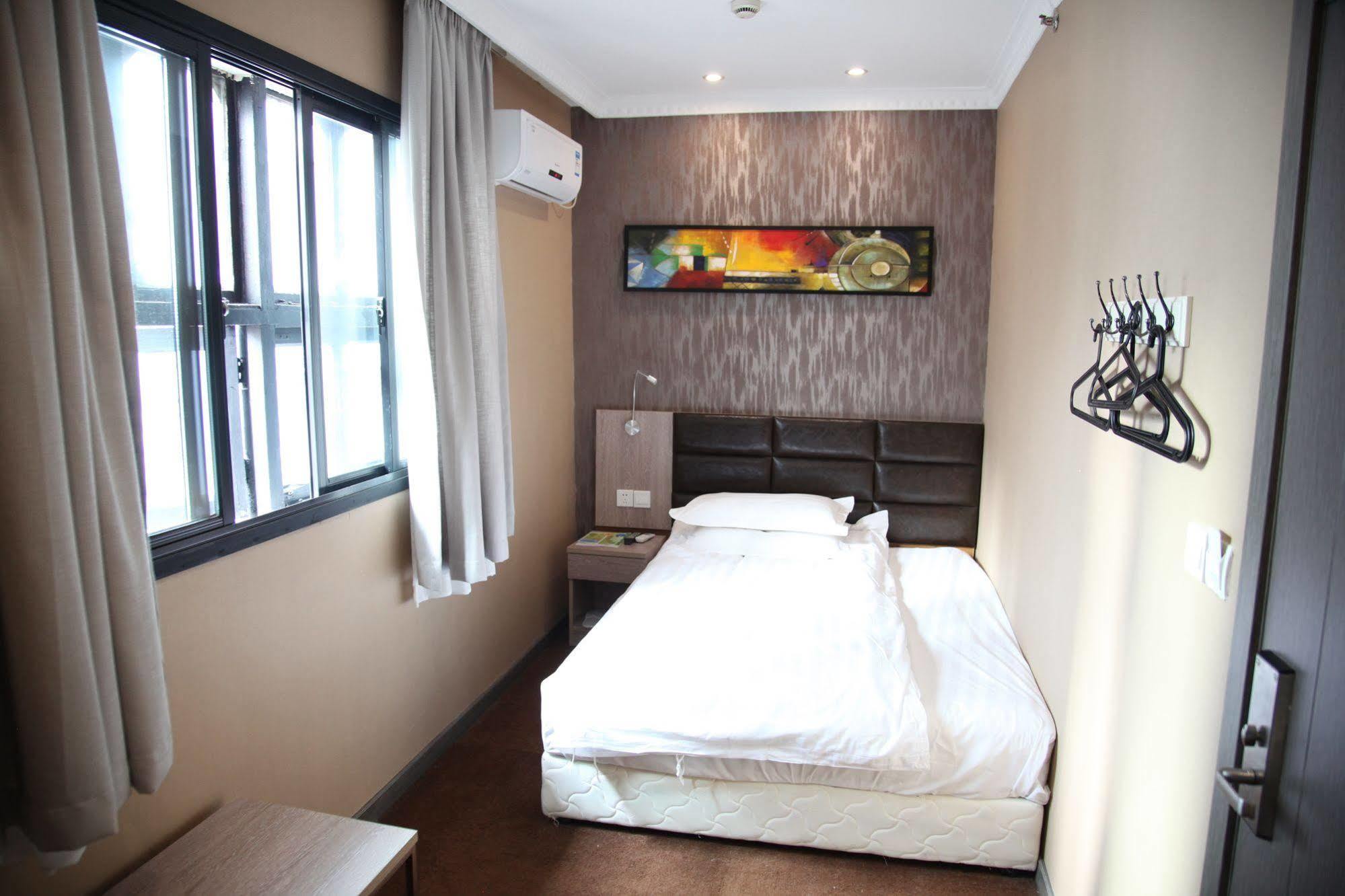 Hotel Fish Bund 3*